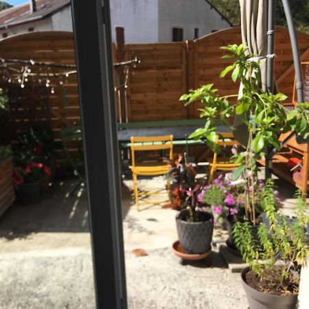 Plein Pied Village Montrond  Kültér fotó